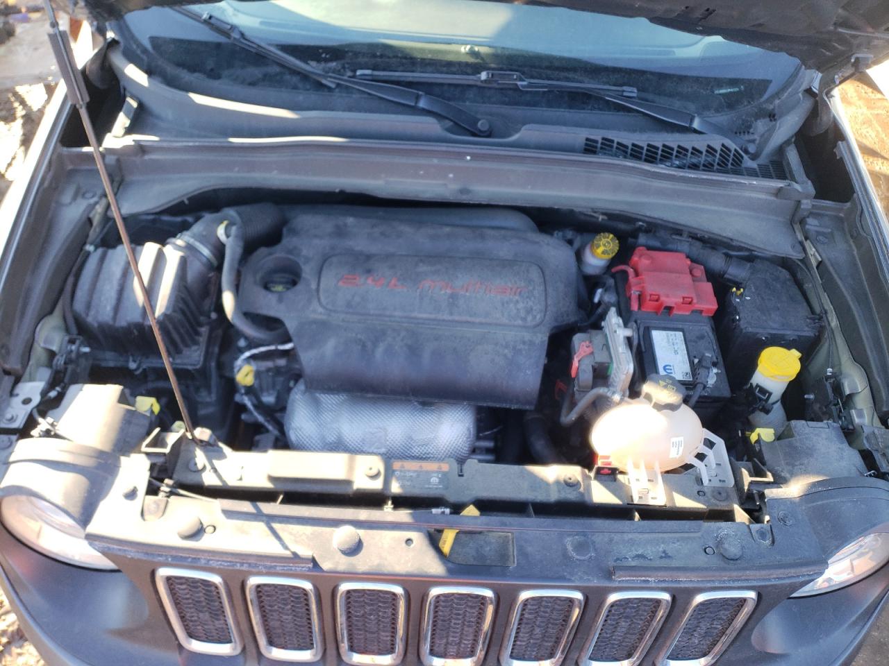 Photo 7 from auction – 2018 JEEP RENEGADE L with VIN ZACCJBBBXJPH41224