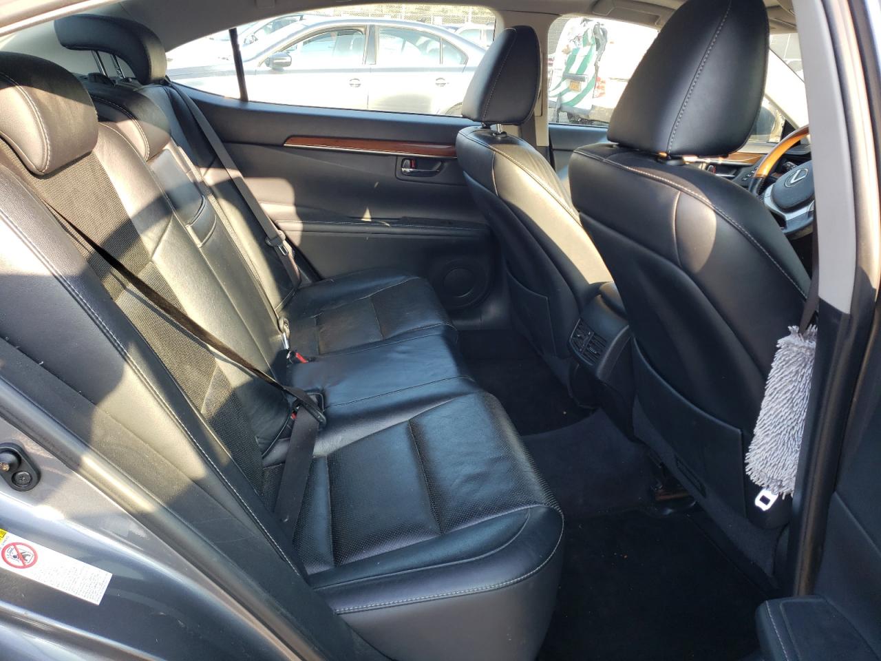 Photo 6 from auction – 2013 LEXUS ES 300H with VIN JTHBW1GG5D2035657