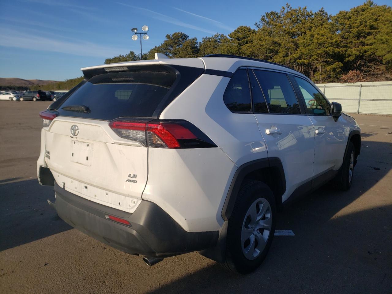 Photo 4 from auction – 2020 TOYOTA RAV4 LE with VIN 2T3F1RFV3LW130949