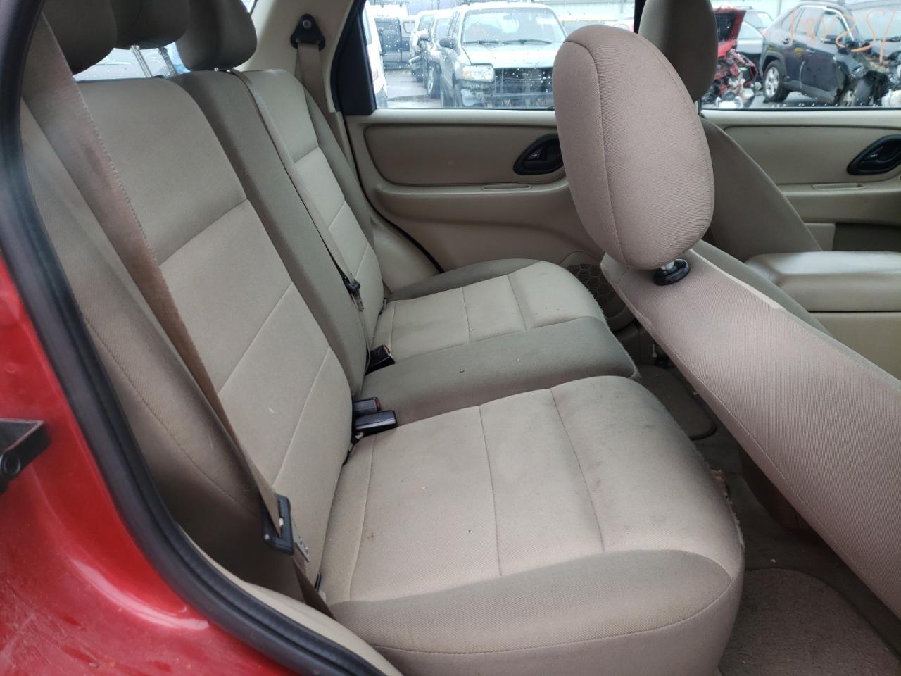 Photo 6 from auction – 2005 FORD ESCAPE XLS with VIN 1FMYU92Z75KE32017