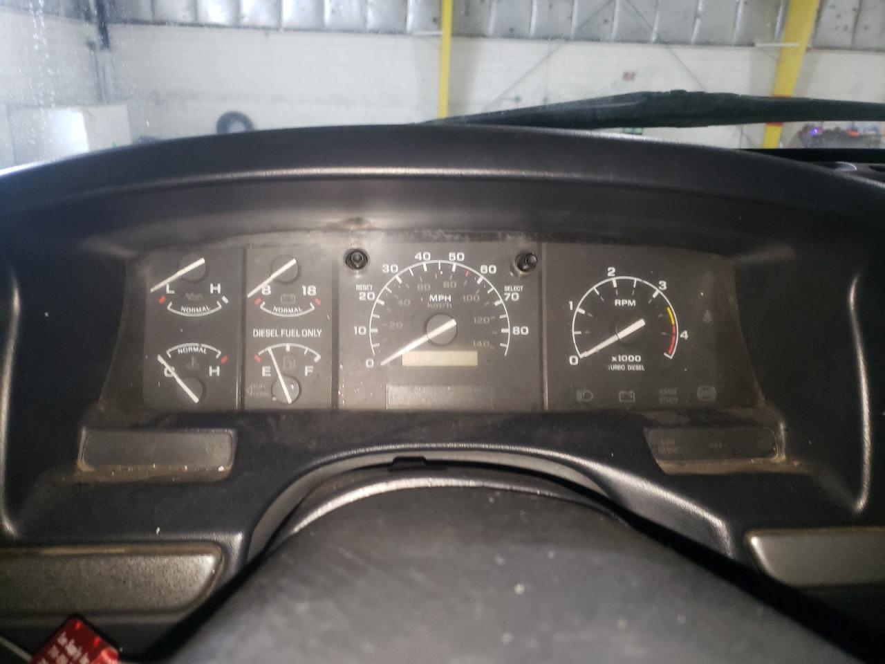 Photo 8 from auction – 1994 FORD F250 with VIN 1FTHX26F2RKC06881