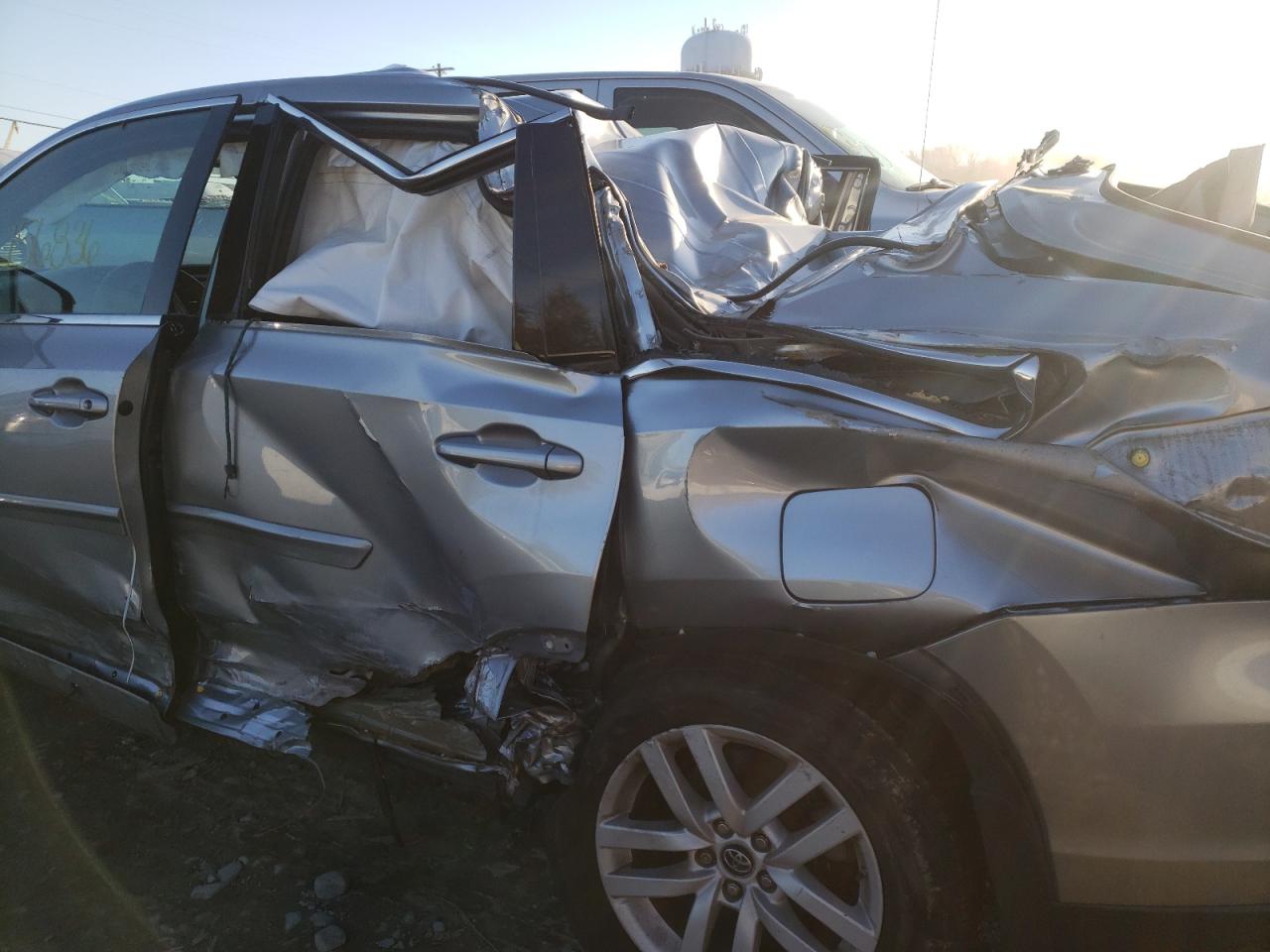 Zdjęcie 6 z aukcji – 2016 TOYOTA HIGHLANDER z VIN 5TDBKRFH6GS300590