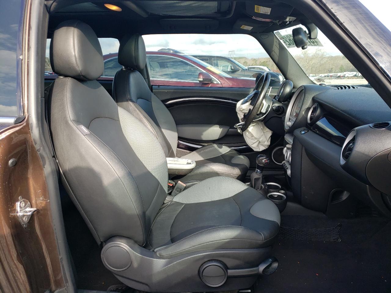 Photo 5 from auction – 2009 MINI COOPER S C with VIN WMWMM33559TP92122