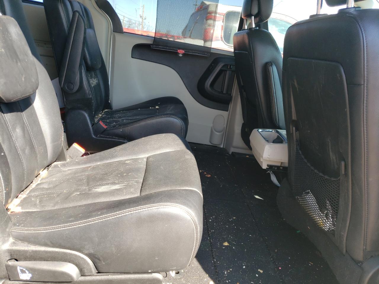 Photo 6 from auction – 2013 CHRYSLER TOWN & COU with VIN 2C4RC1BG9DR674867