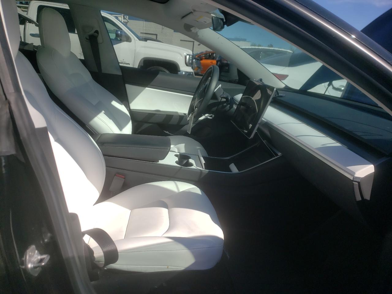 Photo 5 from auction – 2019 TESLA MODEL 3 with VIN 5YJ3E1EA3KF302229