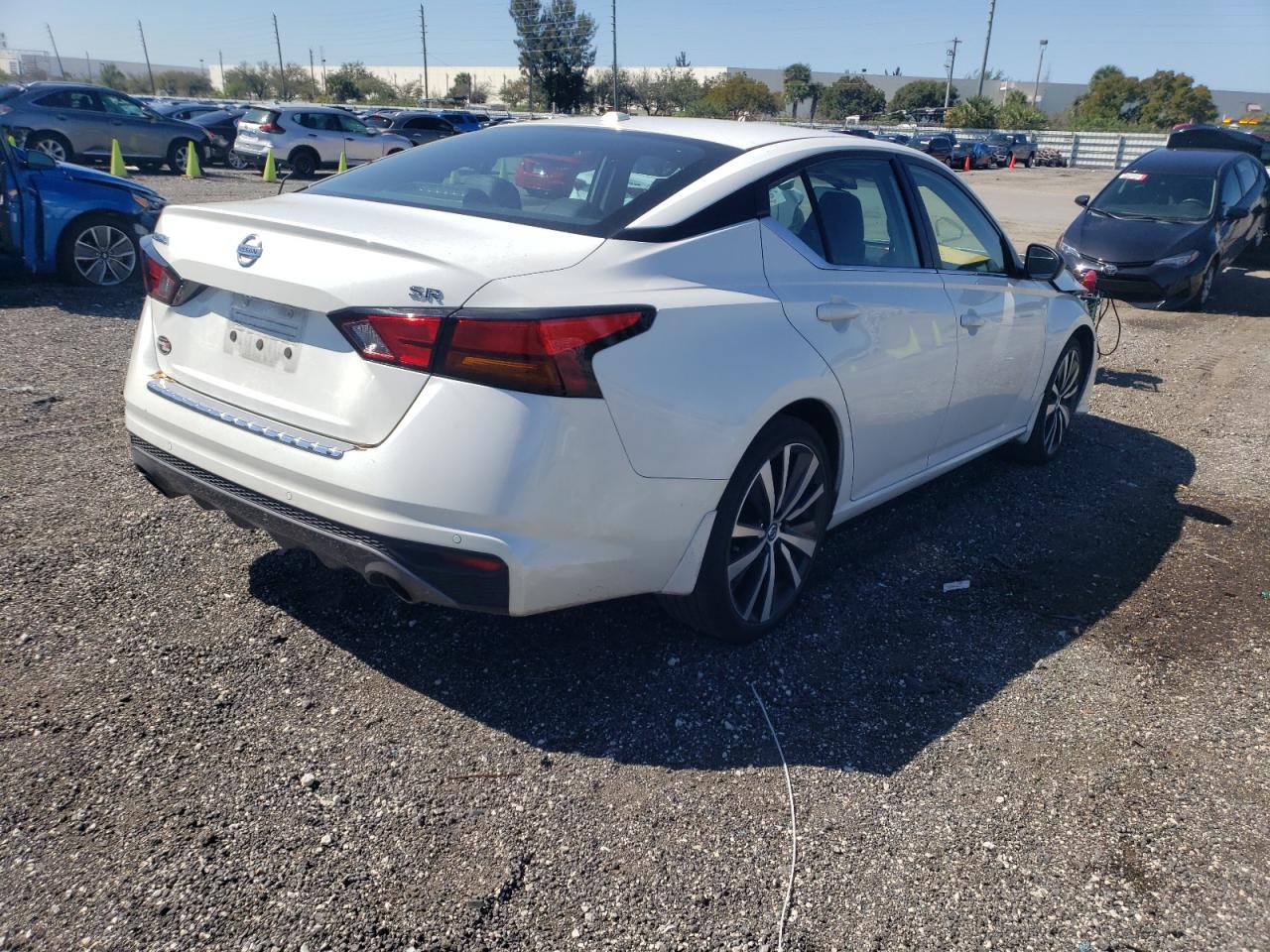 Photo 4 from auction – 2021 NISSAN ALTIMA SR with VIN 1N4BL4CV1MN329643