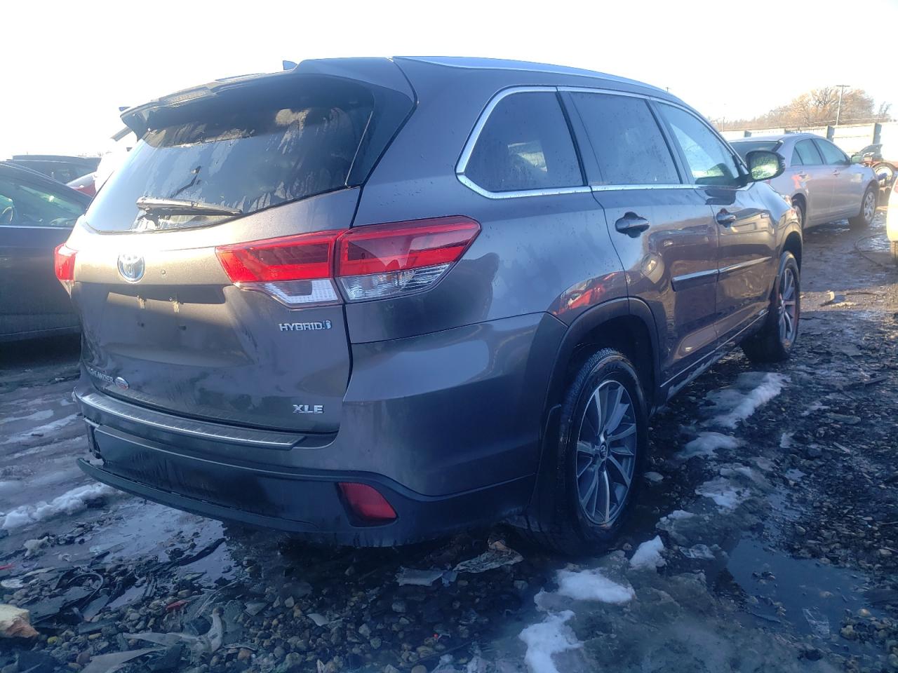 Photo 4 from auction – 2017 TOYOTA HIGHLANDER with VIN 5TDJGRFH1HS027847