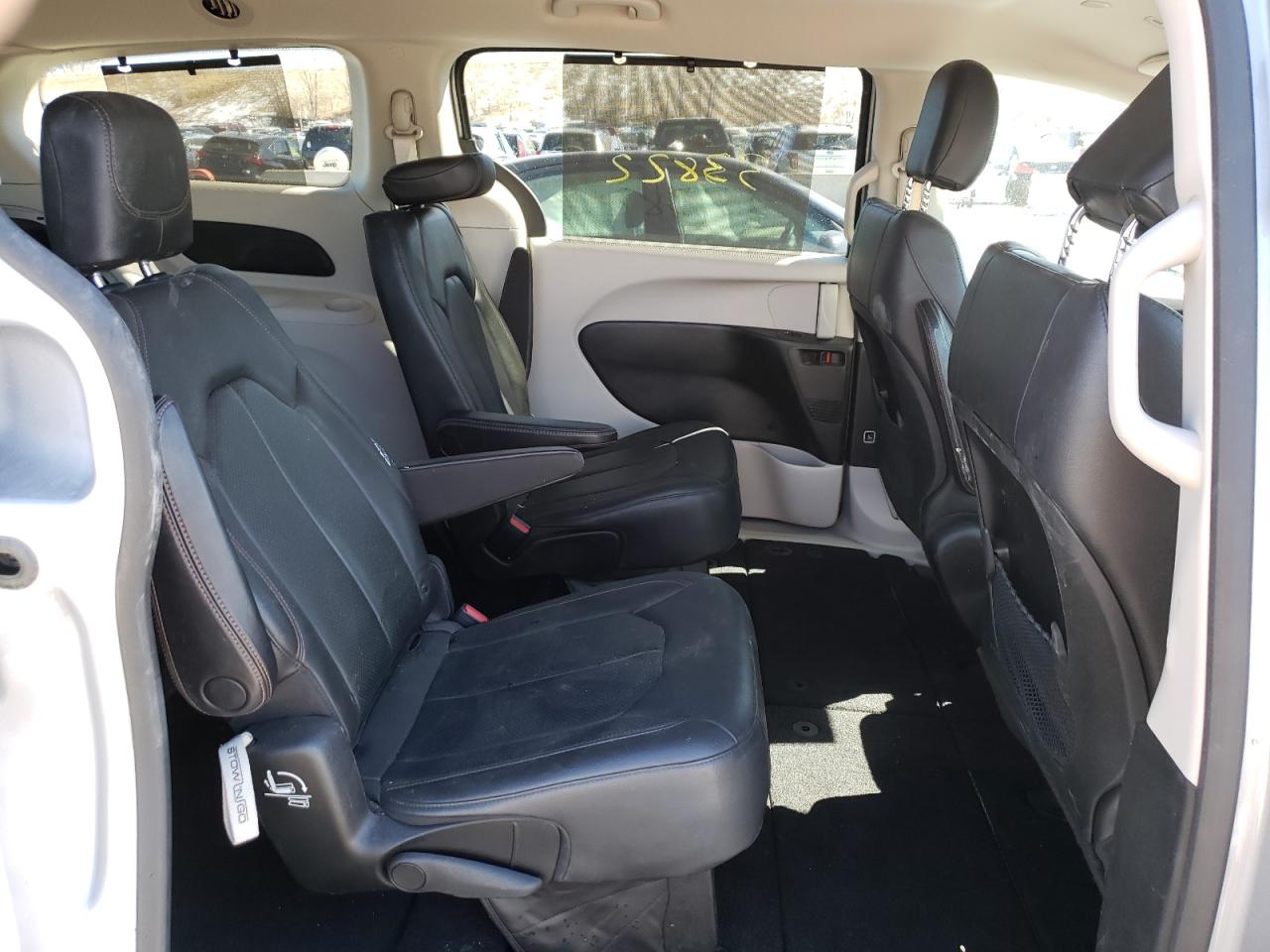 Photo 6 from auction – 2019 CHRYSLER PACIFICA T with VIN 2C4RC1BG6KR554375