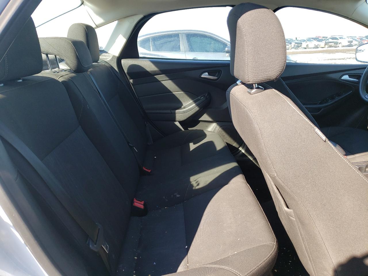Photo 6 from auction – 2015 FORD FOCUS SE with VIN 1FADP3F25FL243047