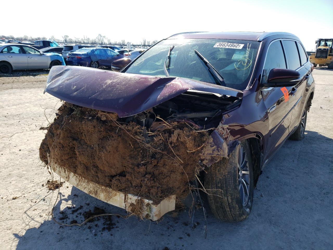 Photo 2 from auction – 2017 TOYOTA HIGHLANDER with VIN 5TDJGRFH0HS028813