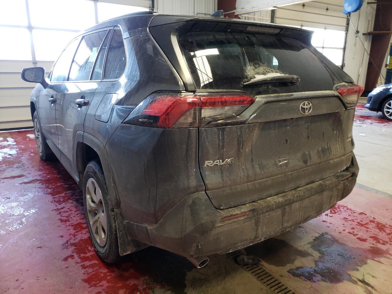 Photo 3 from auction – 2020 TOYOTA RAV4 LE with VIN 2T3F1RFV9LW110012