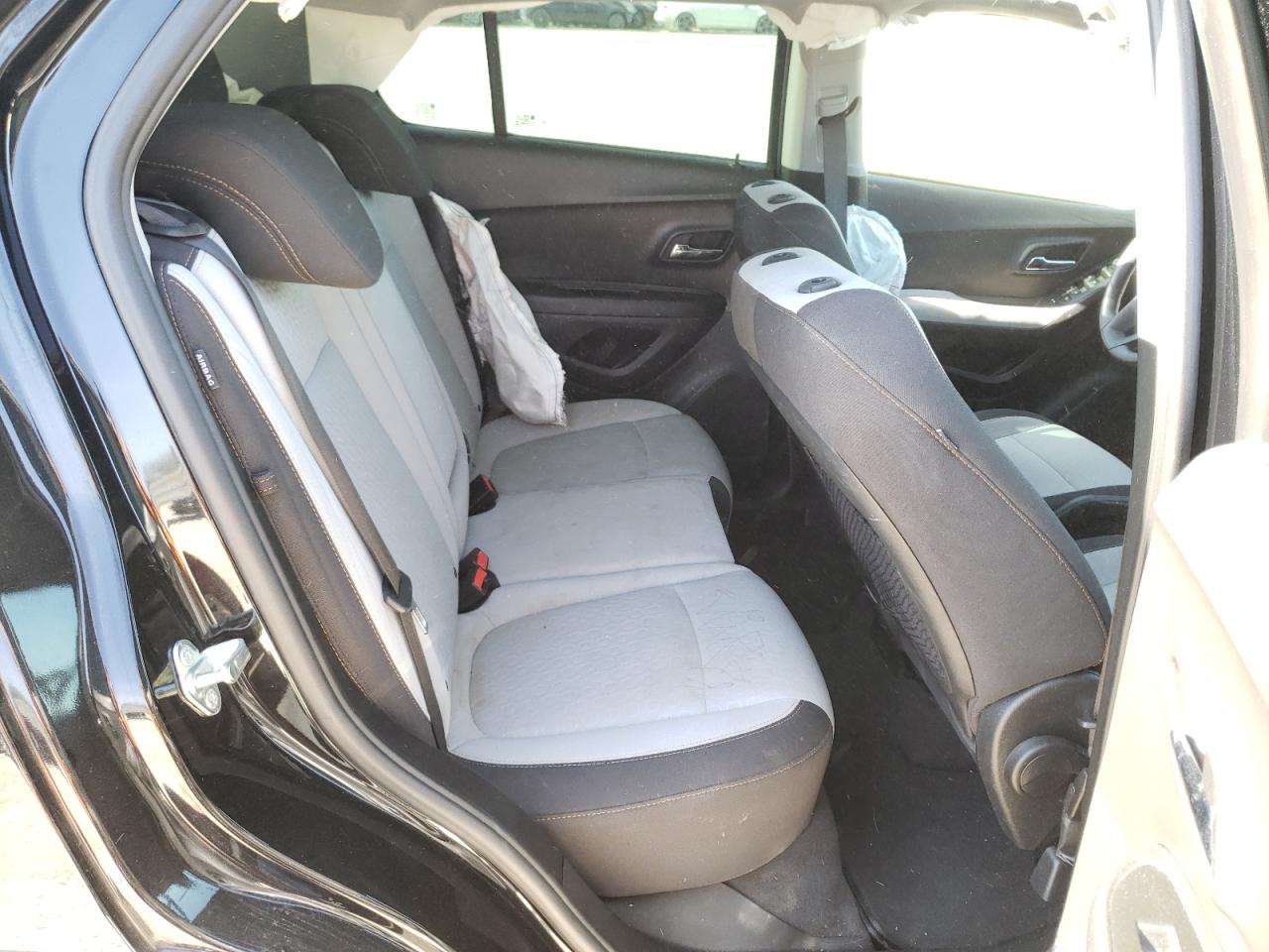 Photo 6 from auction – 2017 CHEVROLET TRAX LS with VIN 3GNCJKSB8HL211117