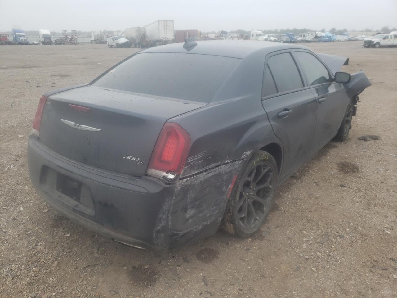 Фото 4 с аукциона – 2019 CHRYSLER 300 S с VIN 2C3CCABG5KH515843