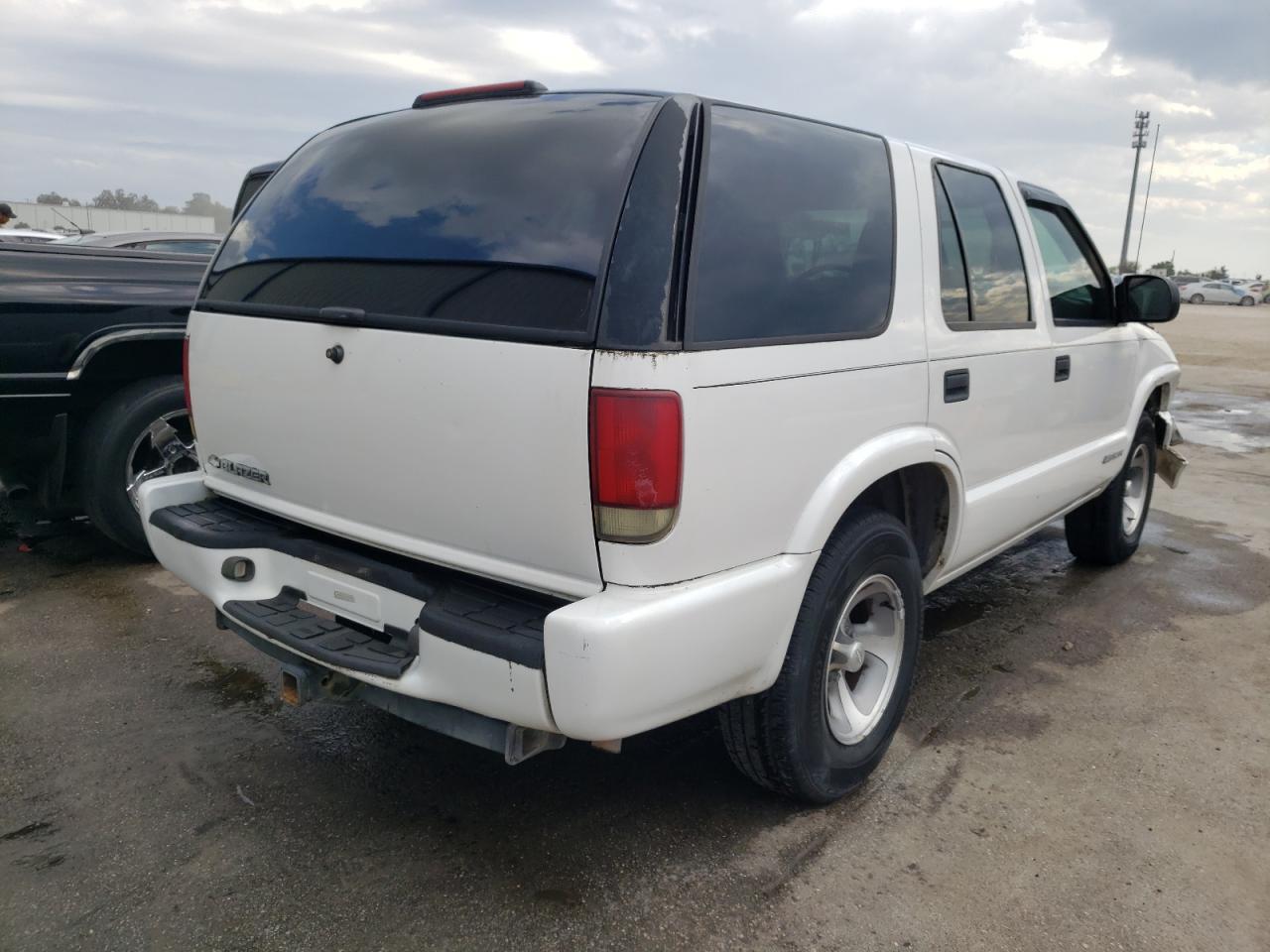 Photo 4 from auction – 2004 CHEVROLET BLAZER with VIN 1GNCS13X14K144986