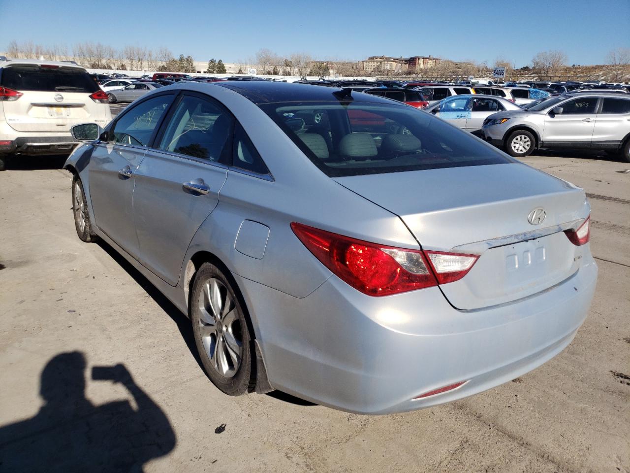 Photo 3 from auction – 2012 HYUNDAI SONATA SE with VIN 5NPEC4AC6CH469193