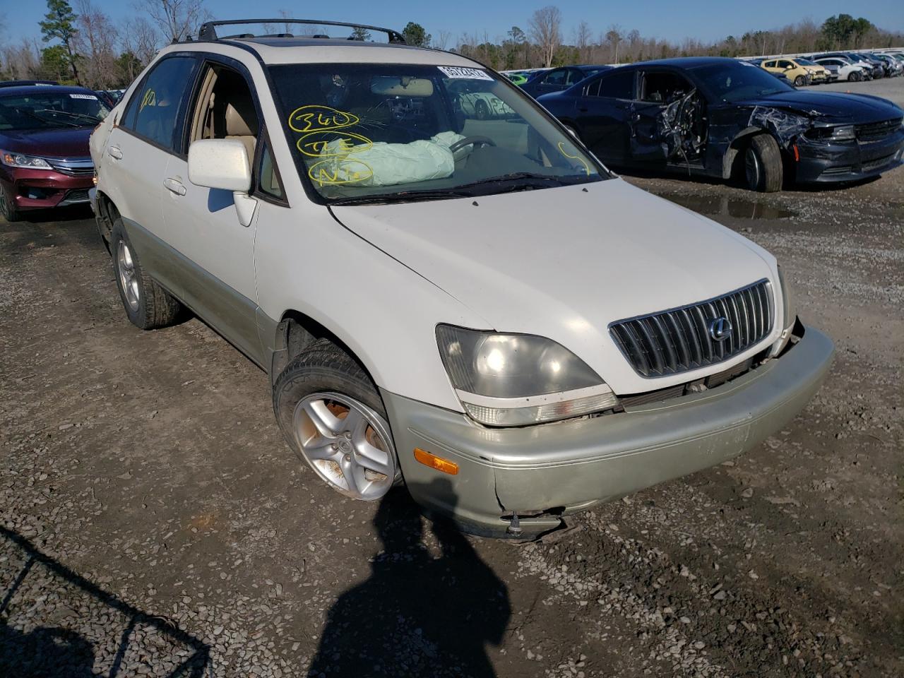 LEXUS RX 300 1999 with VIN JT6GF10UXX0022255 - Photo from auction