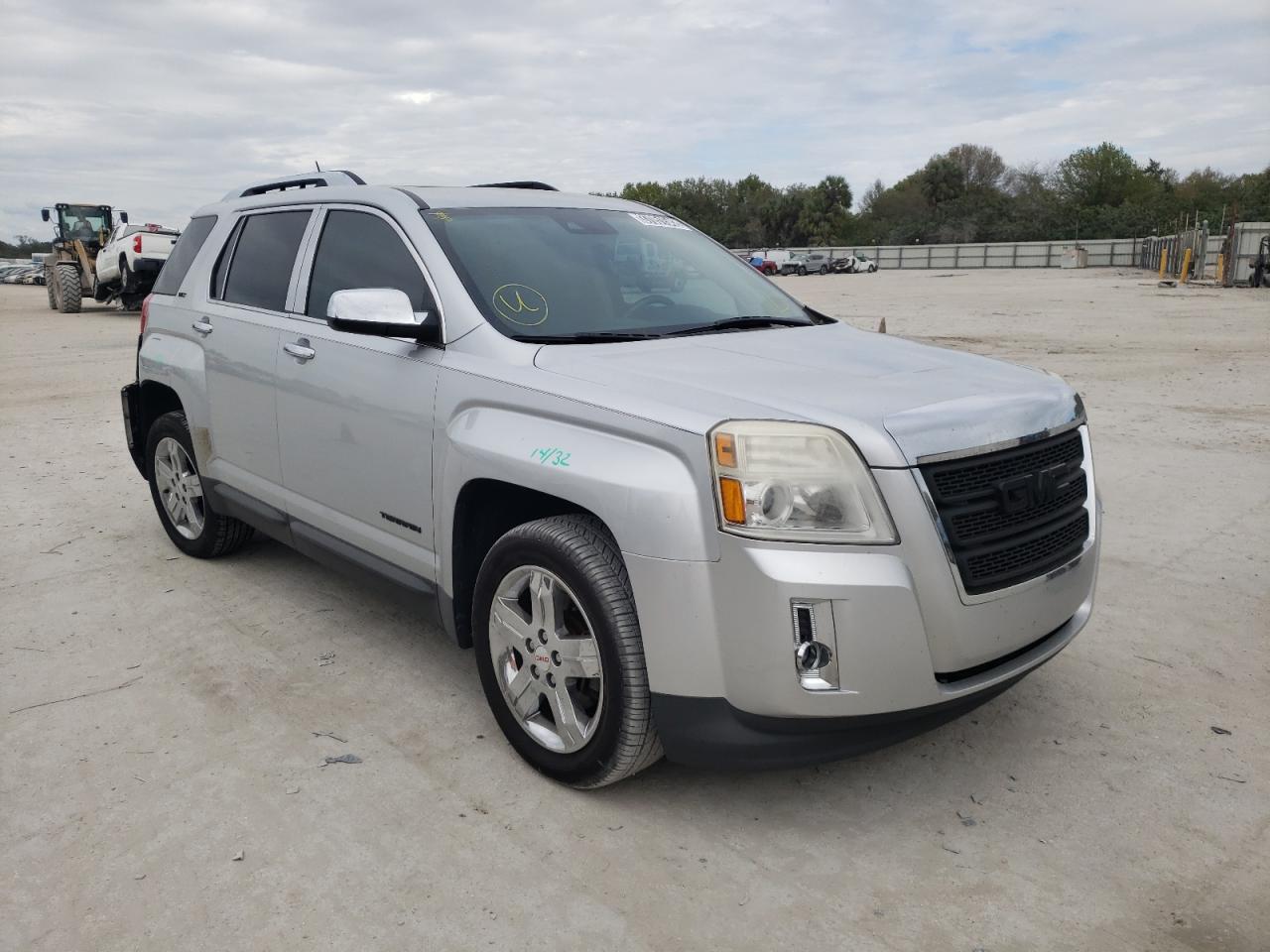 GMC TERRAIN SL 2013 with VIN 2GKFLWE30D6199219 - Photo from auction