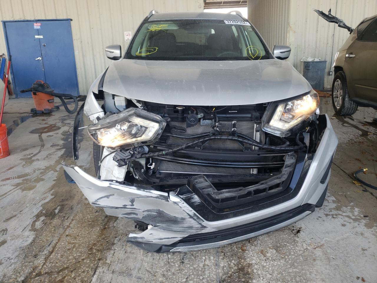 Photo 9 from auction – 2020 NISSAN ROGUE S with VIN 5N1AT2MT9LC747686