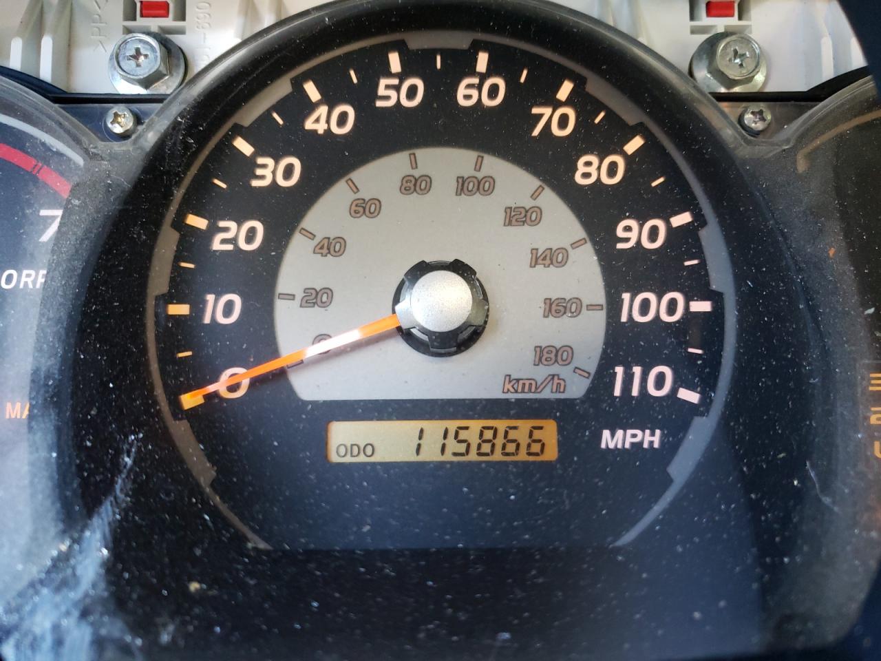 Photo 8 from auction – 2004 TOYOTA 4RUNNER SR with VIN JTEBU14R640055033