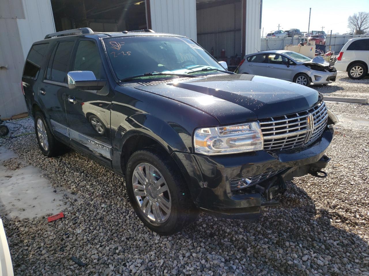 LINCOLN NAVIGATOR 2011 with VIN 5LMJJ2J53BEJ06769 - Photo from auction