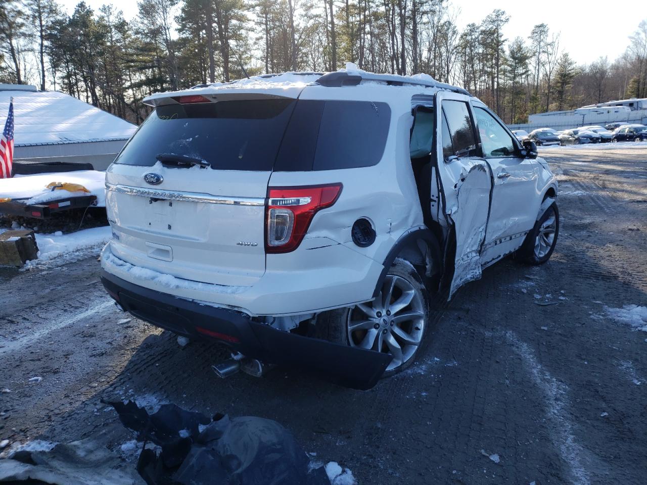 Photo 4 from auction – 2014 FORD EXPLORER L with VIN 1FM5K8F81EGB47319