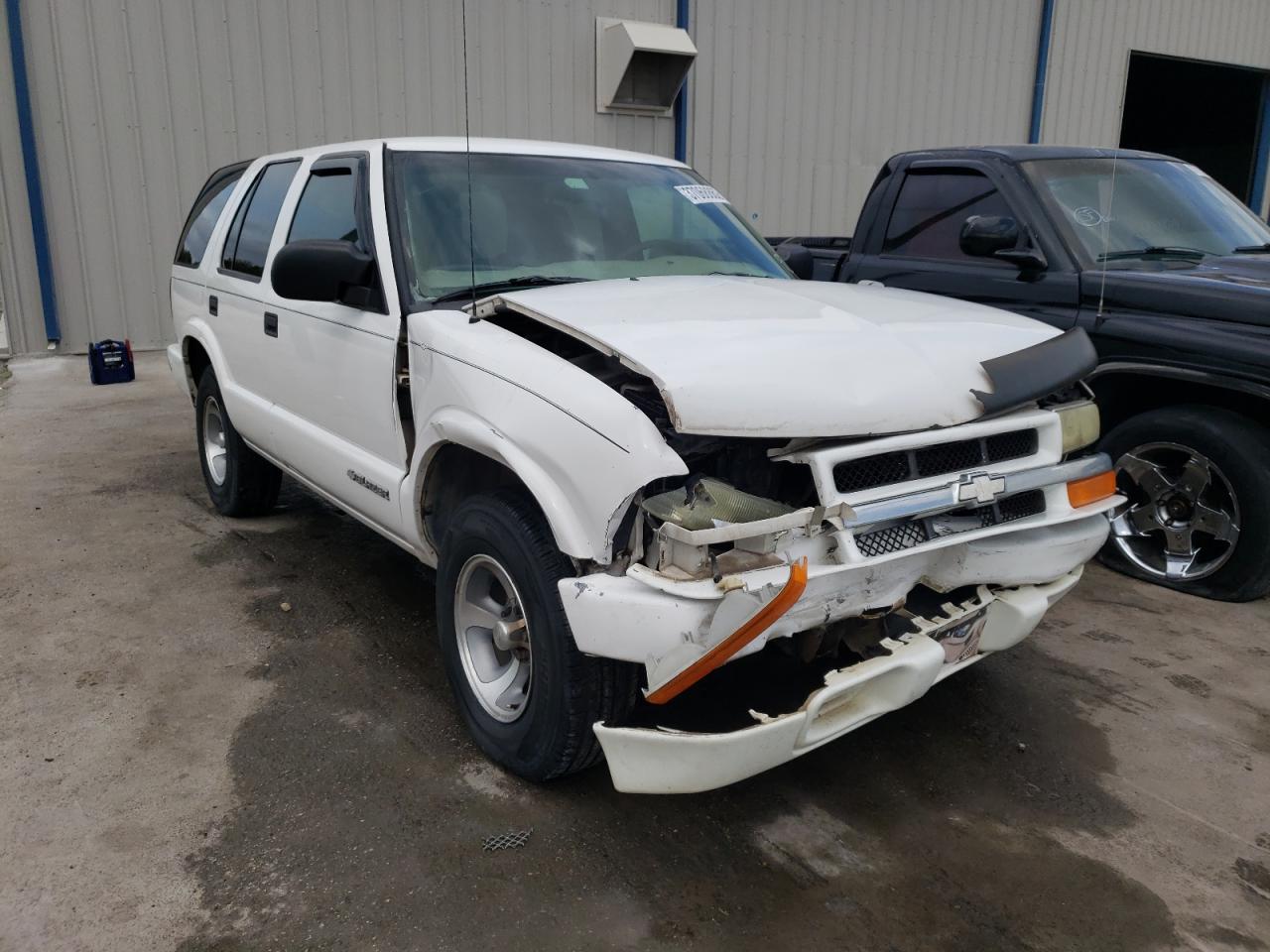 CHEVROLET BLAZER 2004 with VIN 1GNCS13X14K144986 - Photo from auction