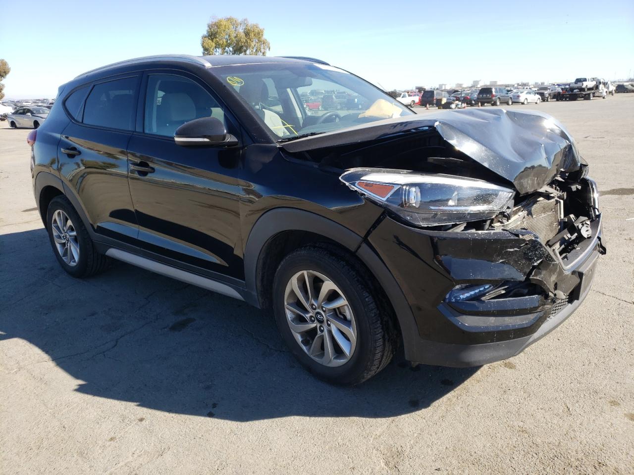 HYUNDAI TUCSON SEL 2018 with VIN KM8J3CA43JU637078 - Photo from auction