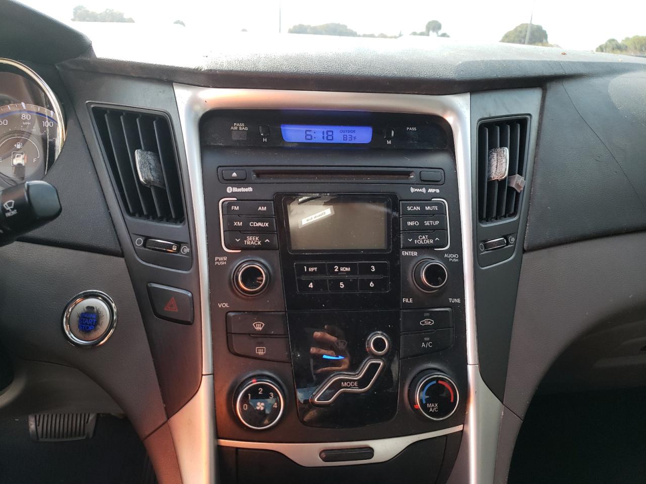 Photo 9 from auction – 2011 HYUNDAI SONATA SE with VIN 5NPEC4AC2BH154521