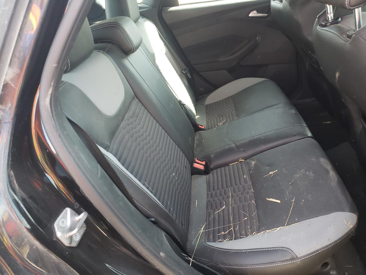 Photo 6 from auction – 2014 FORD FOCUS ST with VIN 1FADP3L95EL311346