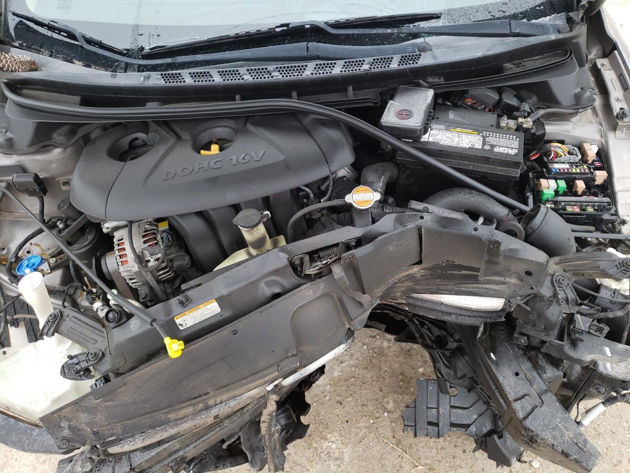 Photo 7 from auction – 2012 HYUNDAI ELANTRA GL with VIN 5NPDH4AE8CH121331