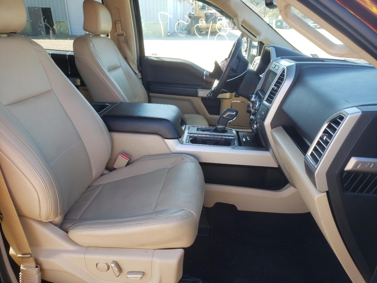 Photo 5 from auction – 2016 FORD F150 SUPER with VIN 1FTEW1EF2GFB42042