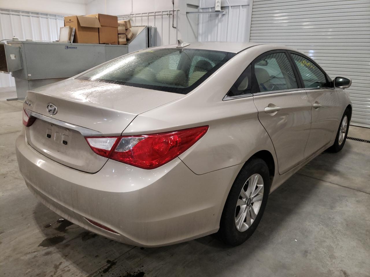 Photo 4 from auction – 2011 HYUNDAI SONATA GLS with VIN 5NPEB4AC0BH020447