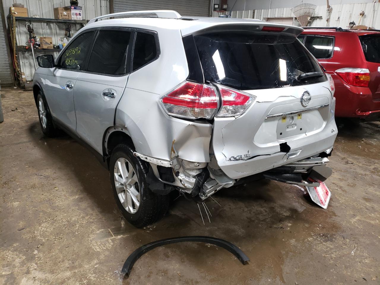 Photo 3 from auction – 2016 NISSAN ROGUE S with VIN KNMAT2MTXGP682429