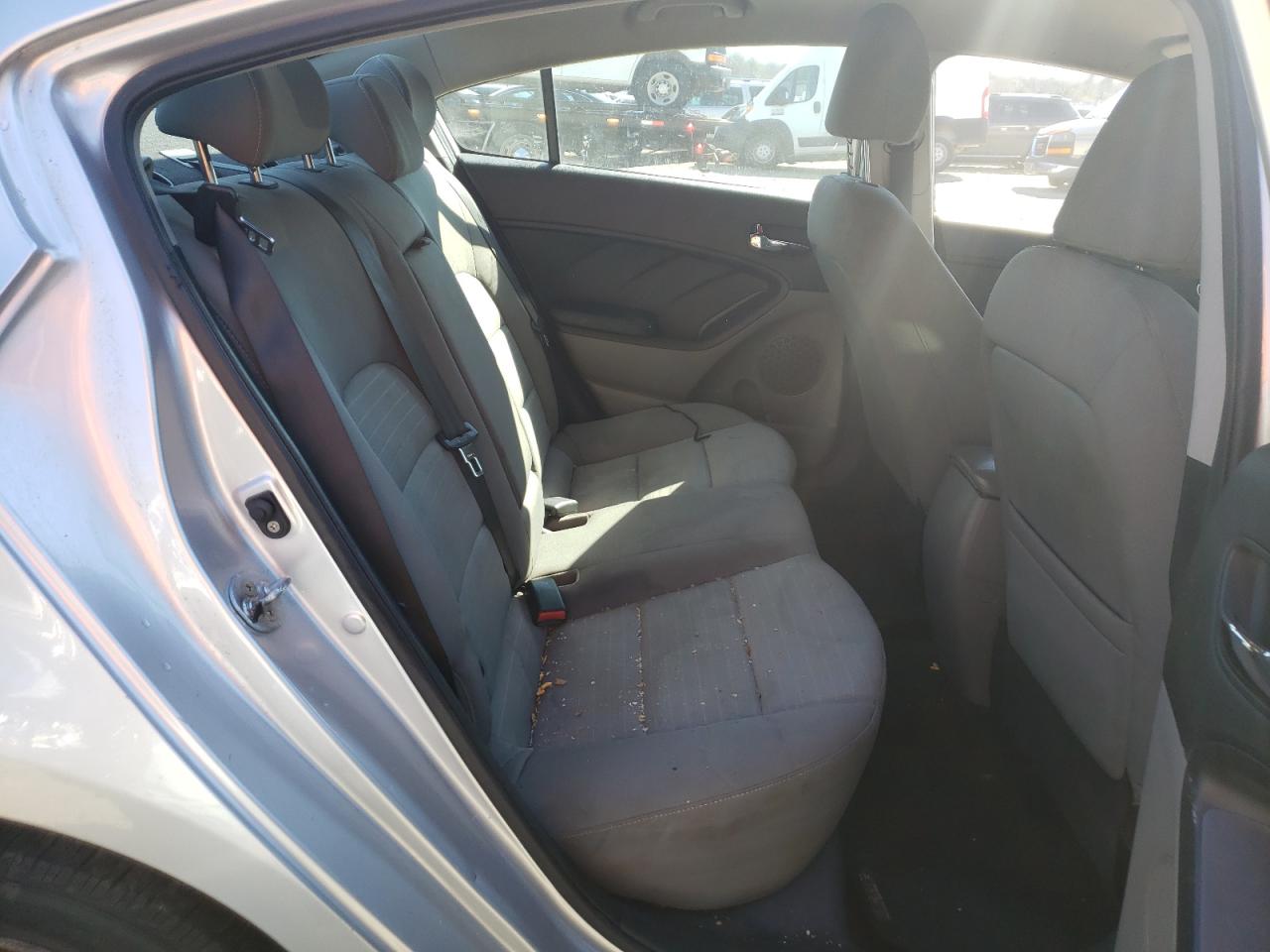 Photo 6 from auction – 2015 KIA FORTE EX with VIN KNAFX4A82F5262323
