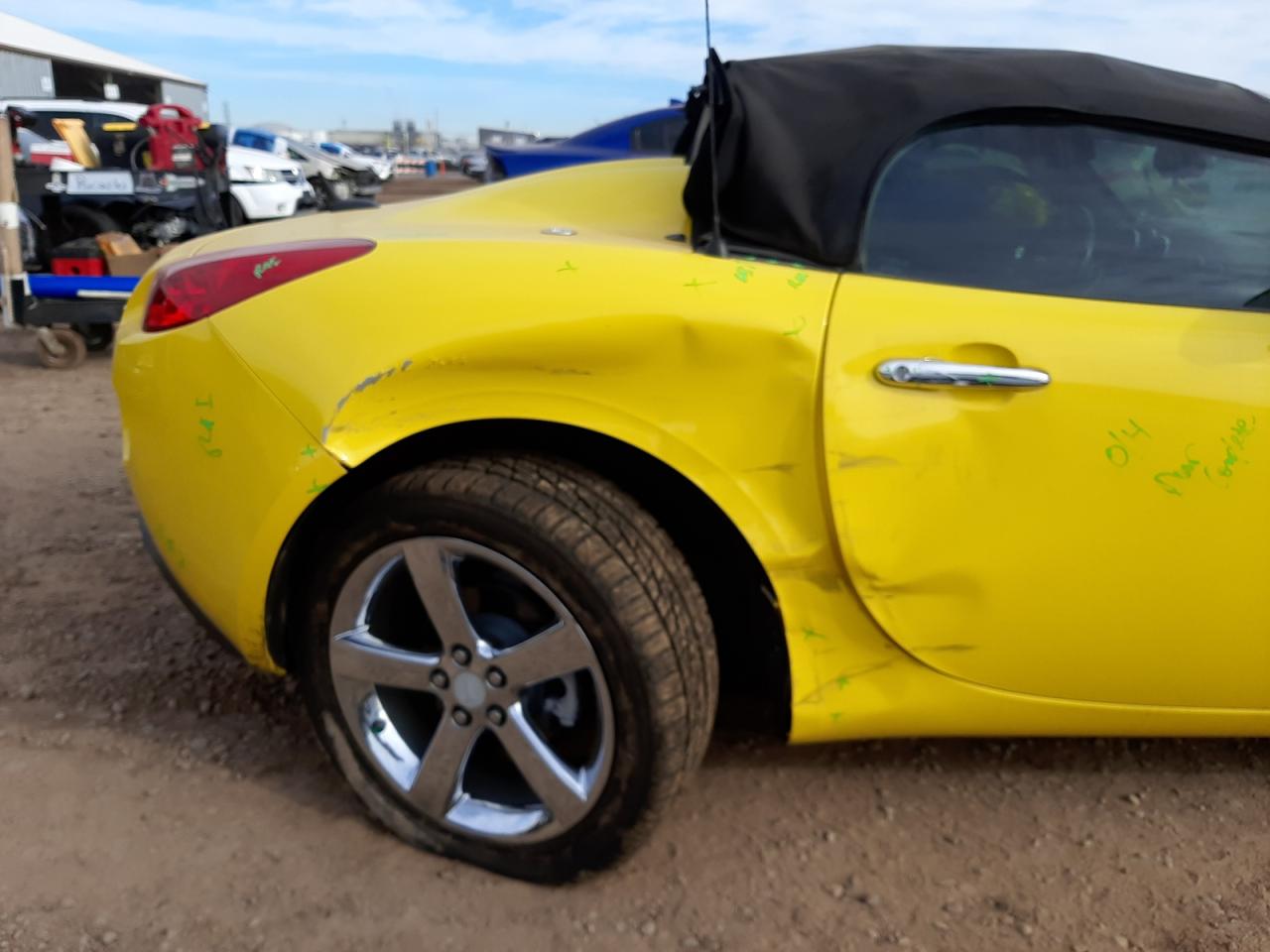 Photo 9 from auction – 2008 PONTIAC SOLSTICE G with VIN 1G2MF35X98Y118153