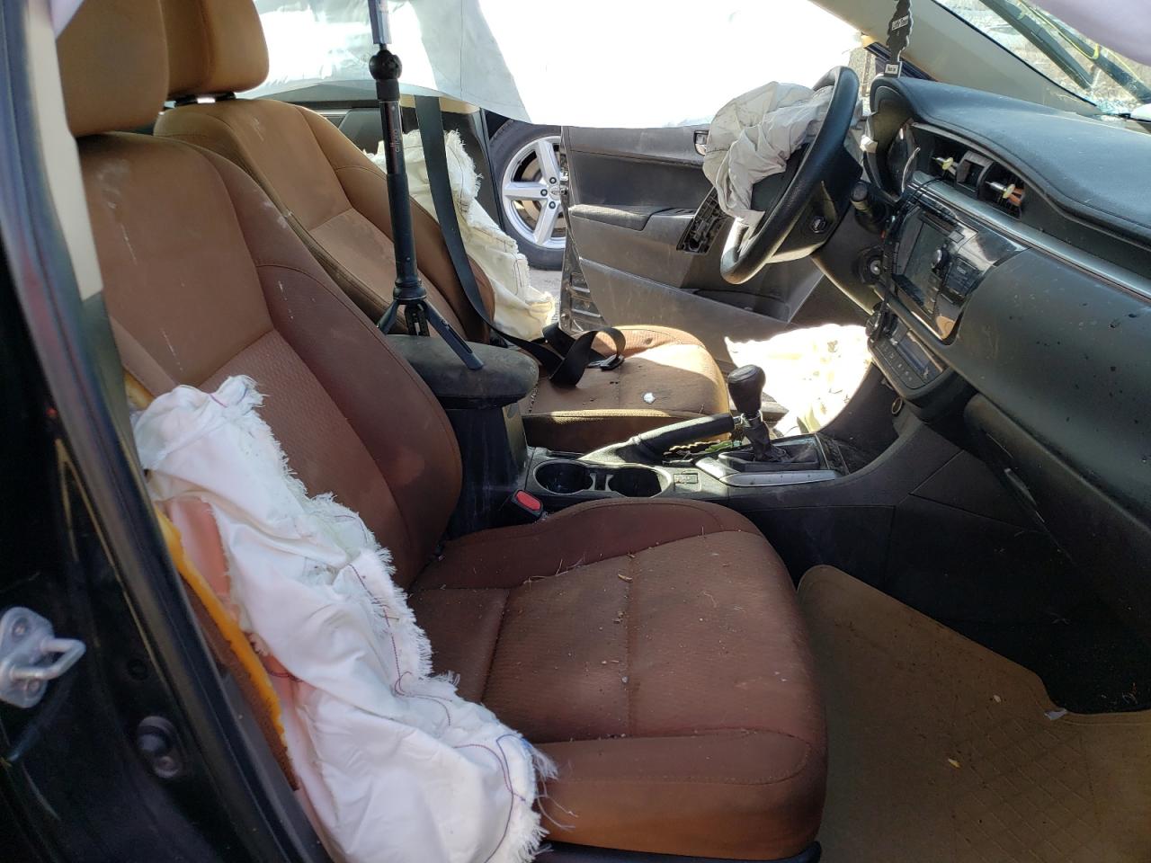 Photo 5 from auction – 2016 TOYOTA COROLLA L with VIN 5YFBURHE6GP473497