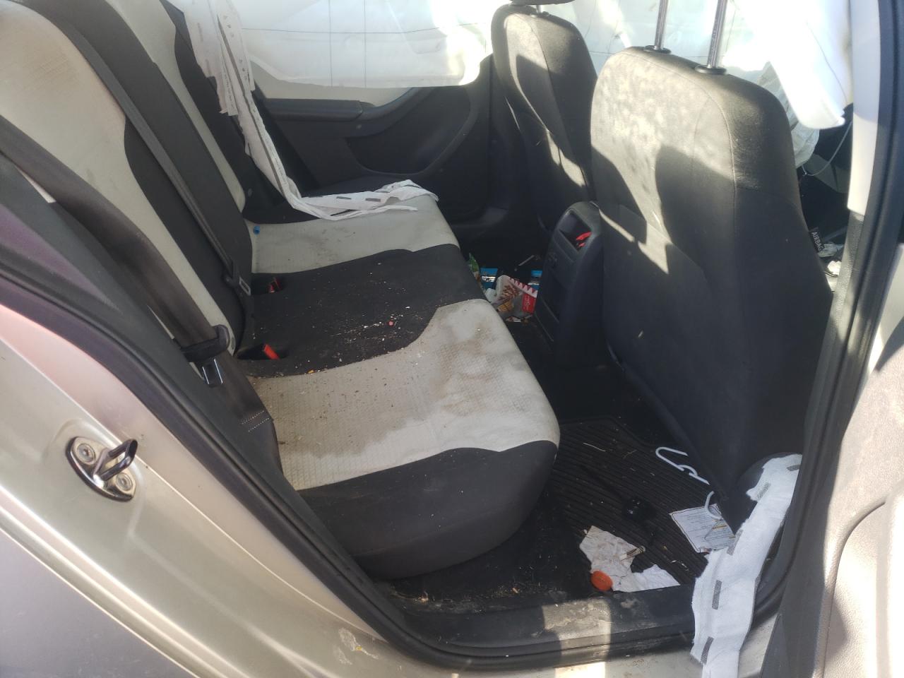 Photo 6 from auction – 2015 VOLKSWAGEN JETTA BASE with VIN 3VW2K7AJ0FM209535