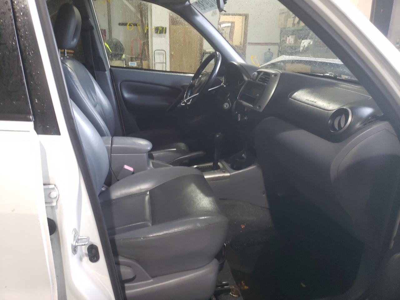 Photo 5 from auction – 2001 TOYOTA RAV4 with VIN JTEHH20V210087724