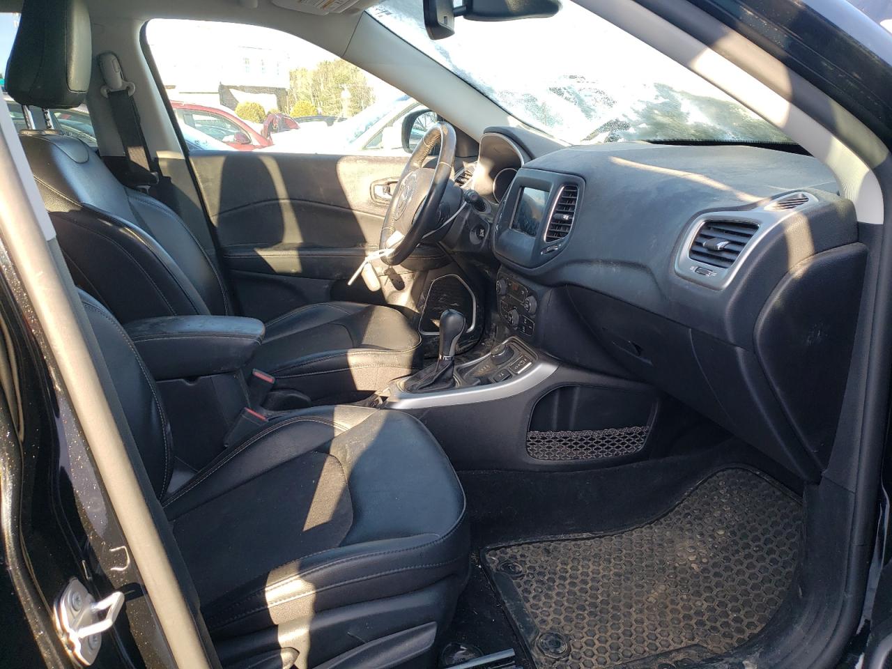 Photo 5 from auction – 2019 JEEP COMPASS LA with VIN 3C4NJDBB5KT847174