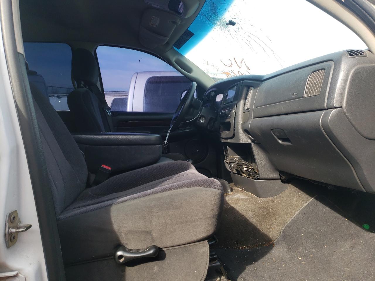 Photo 5 from auction – 2004 DODGE RAM 2500 S with VIN 1D7KU28D54J165483