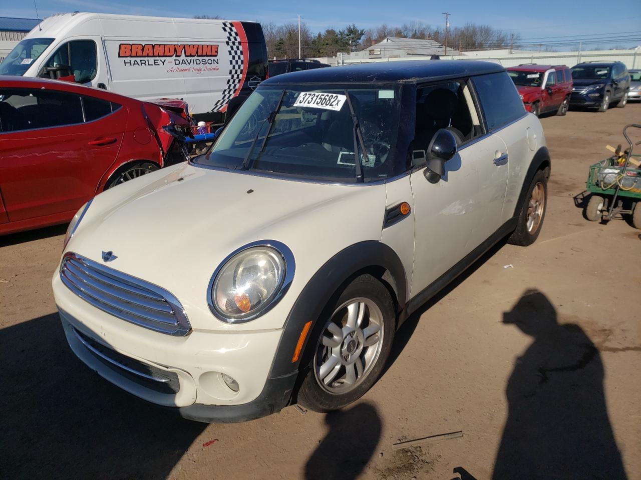 Photo 2 from auction – 2011 MINI COOPER with VIN WMWSU3C54BTX96207
