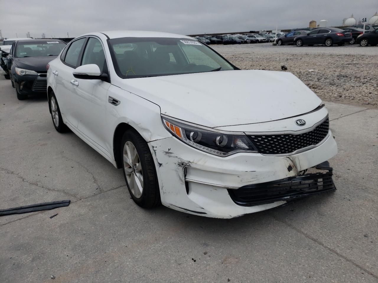 KIA OPTIMA EX 2017 with VIN 5XXGU4L30HG159479 - Photo from auction