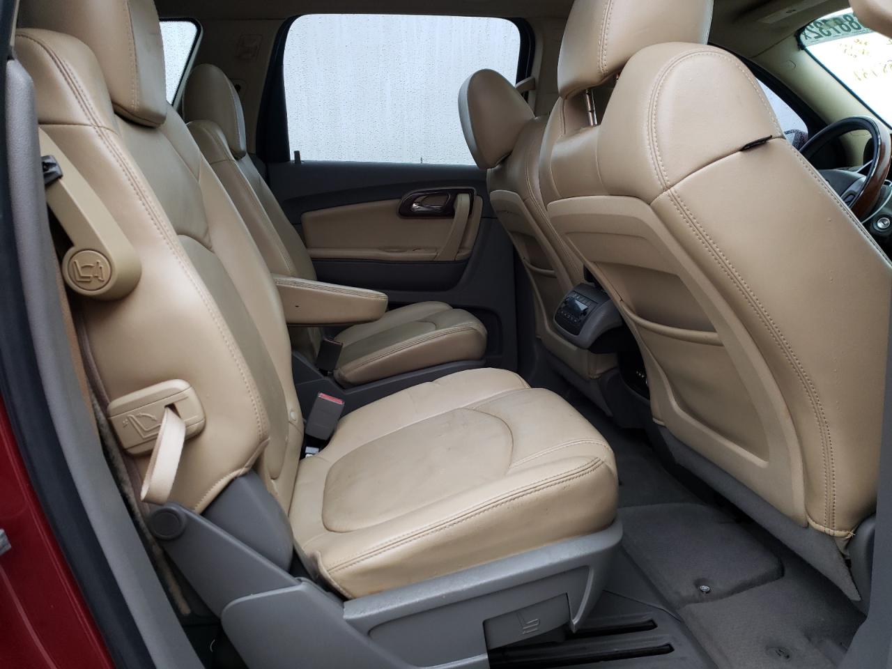 Photo 6 from auction – 2010 CHEVROLET TRAVERSE L with VIN 1GNLRGED8AJ234008