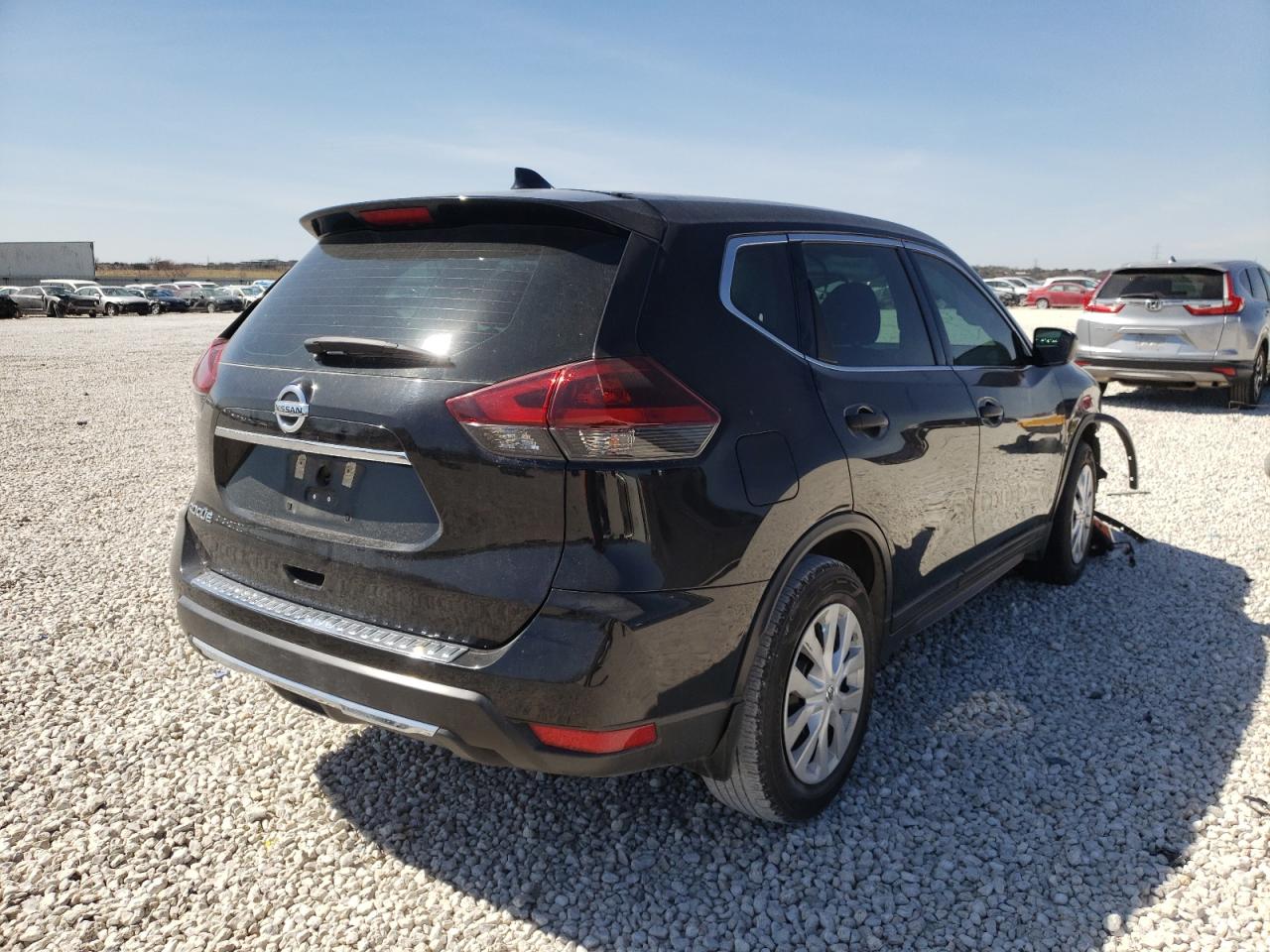 Photo 4 from auction – 2018 NISSAN ROGUE S with VIN 5N1AT2MT8JC723960