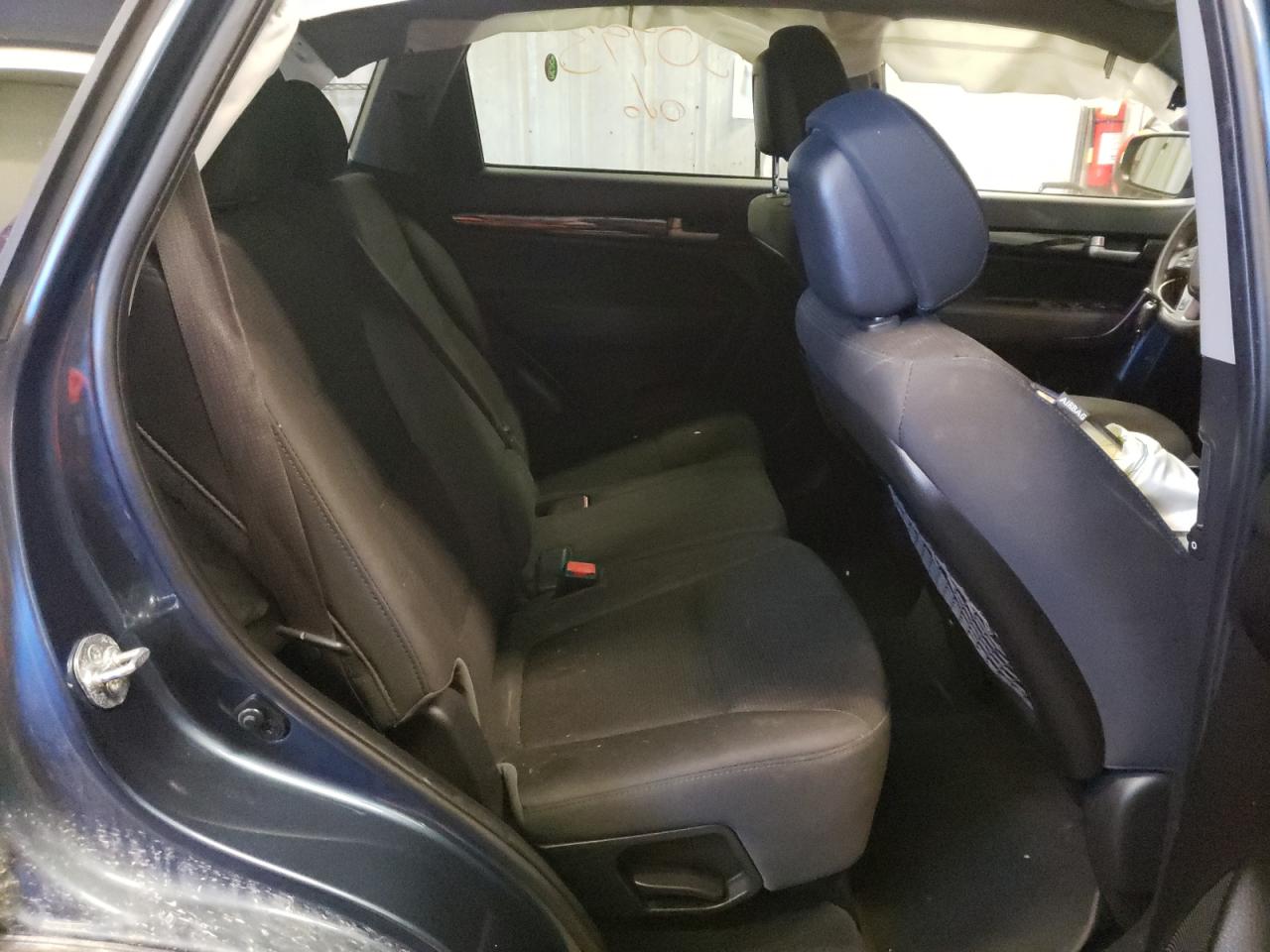 Photo 6 from auction – 2015 KIA SORENTO LX with VIN 5XYKTCA64FG605811