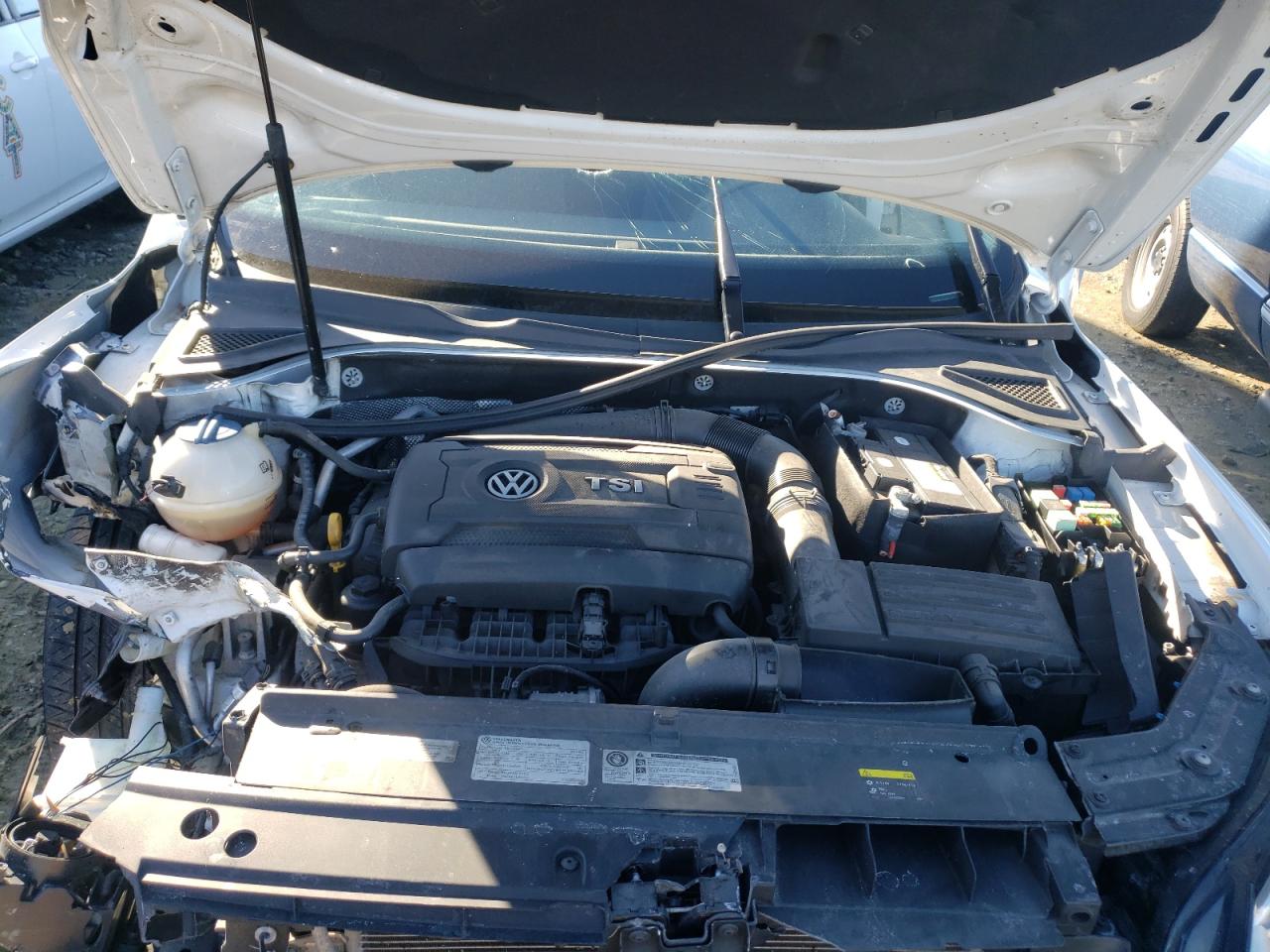Photo 7 from auction – 2015 VOLKSWAGEN PASSAT S with VIN 1VWAT7A38FC048654