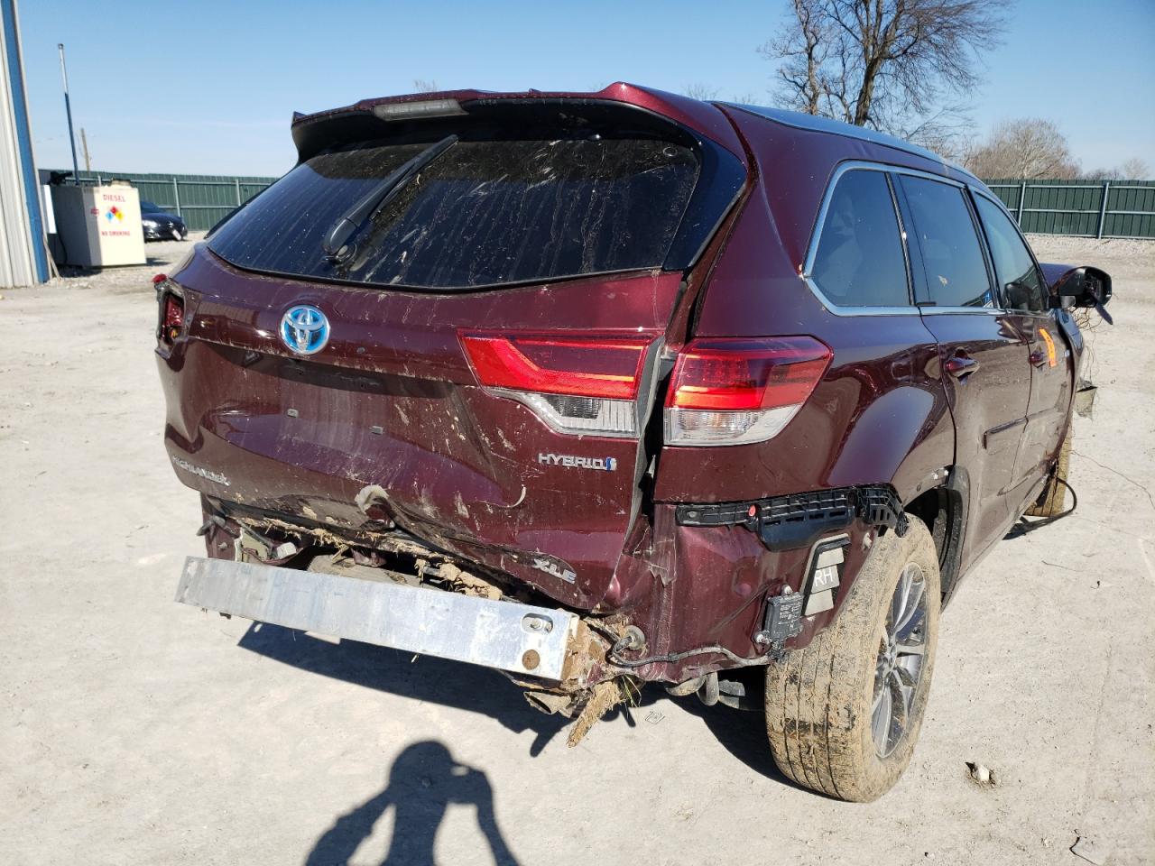Photo 4 from auction – 2017 TOYOTA HIGHLANDER with VIN 5TDJGRFH0HS028813