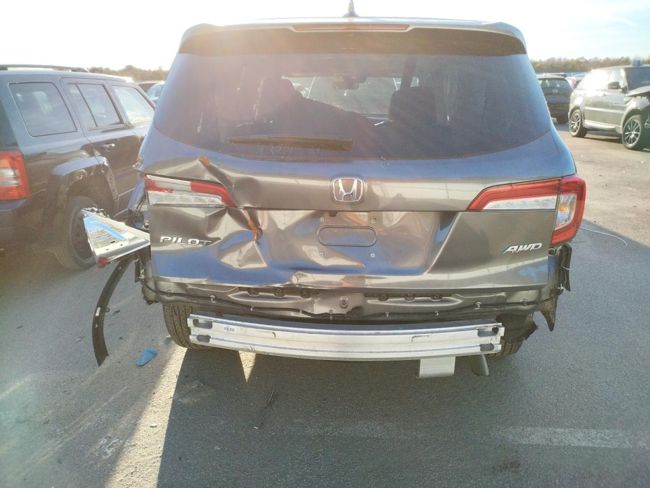 Photo 9 from auction – 2019 HONDA PILOT EXL with VIN 5FNYF6H56KB099142