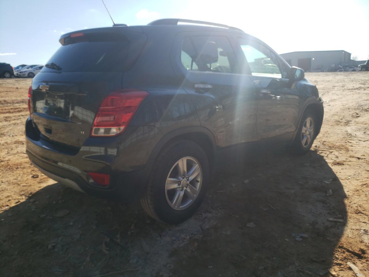 Photo 4 from auction – 2018 CHEVROLET TRAX 1LT with VIN 3GNCJLSBXJL204648
