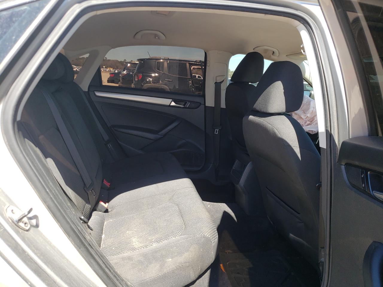 Photo 6 from auction – 2012 VOLKSWAGEN PASSAT S with VIN 1VWAP7A34CC107280